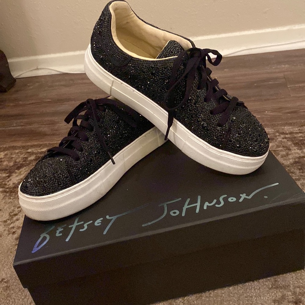 Betsy Johnson black glitter Sydny glitter sneaker